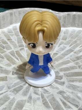 BTS TinyTAN J-Hope McDonald’s 2025 Happy Meal Throwback Figure w/ Card No Box